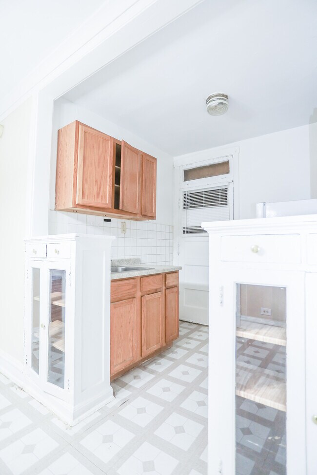 4055 W Melrose St Unit 2N, Chicago, IL 60641