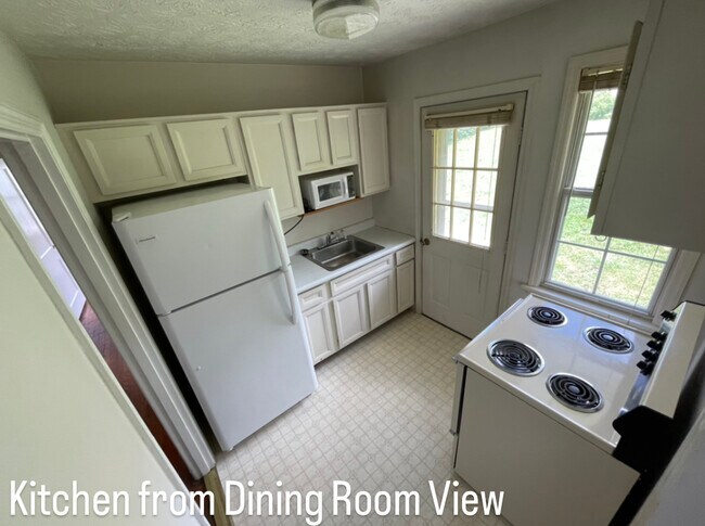 108 Woodmont Cir, Clinton, TN 37716 - photo 6