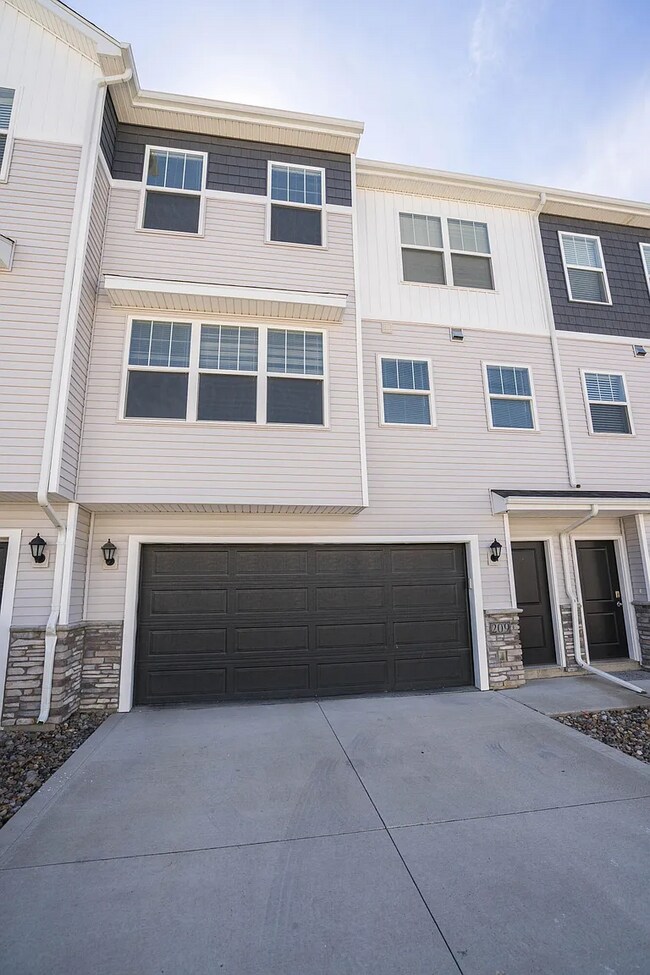 209 NE 23rd Ln, Ankeny, IA 50021