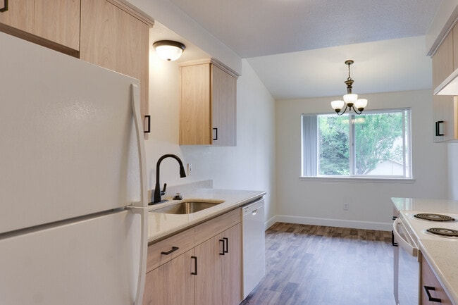 Maplewood Apartments, Salem, OR 97306 - photo 3