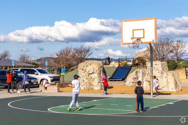San Lorenzo Community Park offers plenty of outdoor activities.