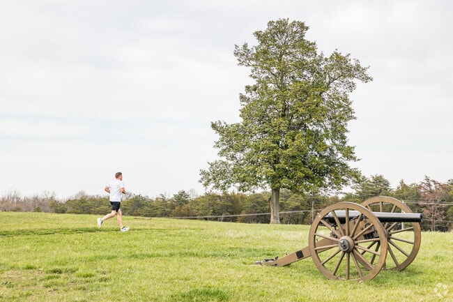 Runners enjoy the scenic trails at Bristoe Station Battlefield Park.