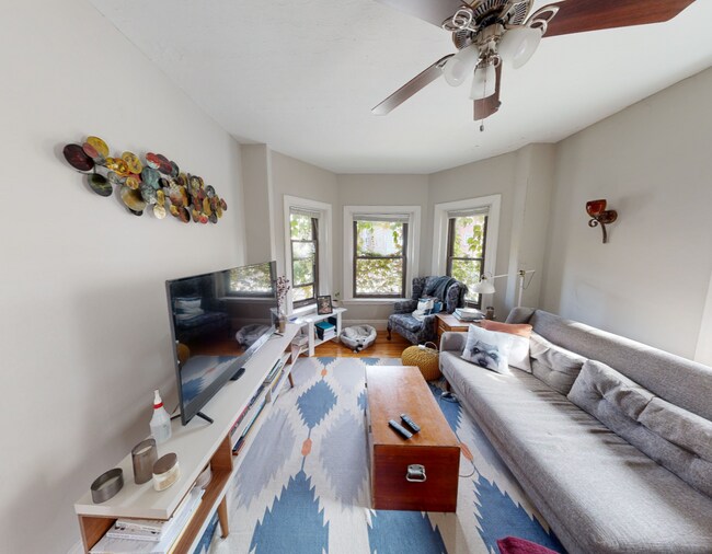 900 Massachusetts Ave unit 6, Cambridge, MA 02139 - photo 3