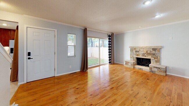 9696 E Kansas Cir unit 2, Denver, CO 80247 - photo 2