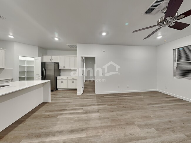 13101 N Serenity Vly Dr, Marana, AZ 85653 - photo 7