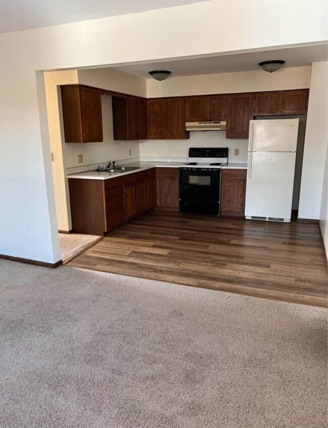 675 Laura St, Prescott, WI 54021