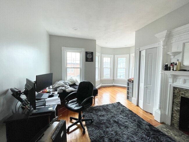 31 Falcon St unit 1, Boston, MA 02128 - photo 7