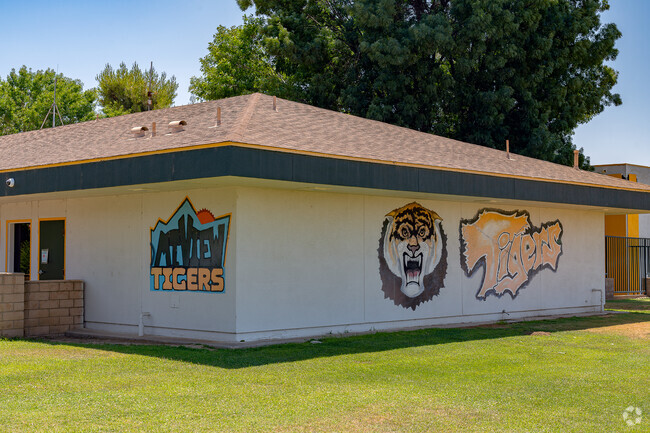 Mountain View Middle School has Tiger pride murals all over the school.
