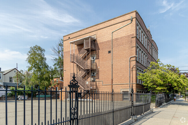 Benito Juárez School No. 5 promotes academic, social, and emotional well-being.