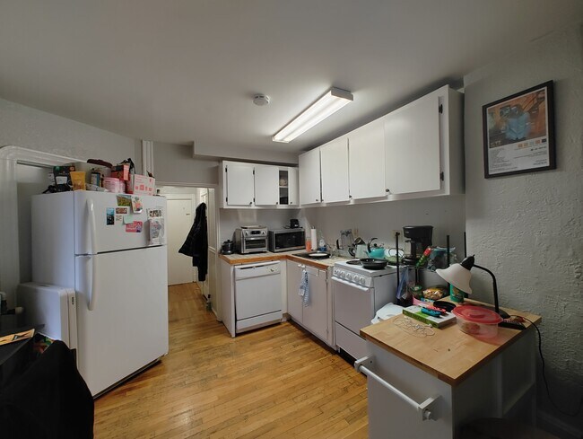 74 Revere St unit 3R, Boston, MA 02114 - photo 3