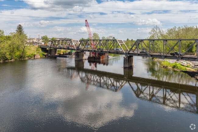 The Woodward Bridge crosses the Lehigh River crossing into Northampton from Cementon.