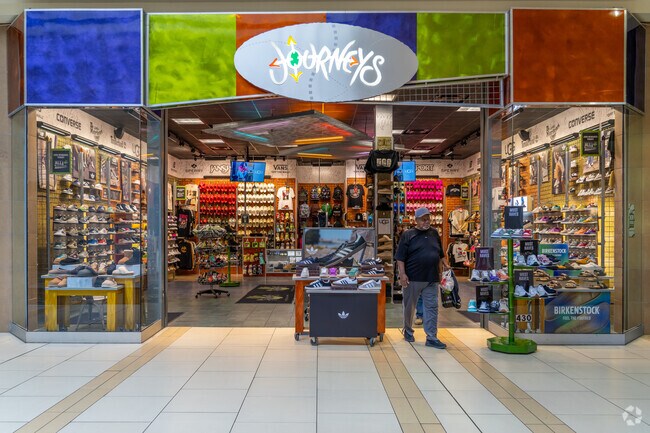 Turtle Creek Mall near Arcadia-Sunset features a variety of retail options.