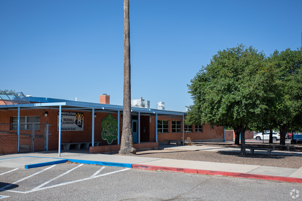 Marshall Elementary serves K-5 in Rolling Hills.