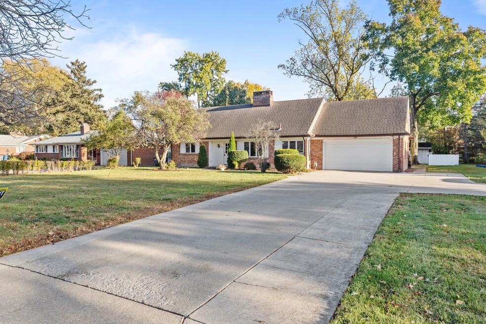 3735 Heatherdowns Blvd, Toledo, OH 43614 - photo 1