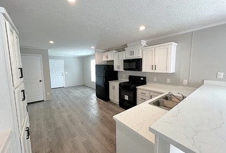 6550 S Kimberly Dr, Holly, MI 48442