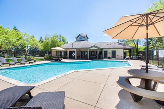 1621 Parkwest Dr, Monroe, MI 48162