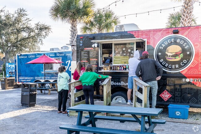 A food truck yard is an amenity of Gulf Breeze, FL.