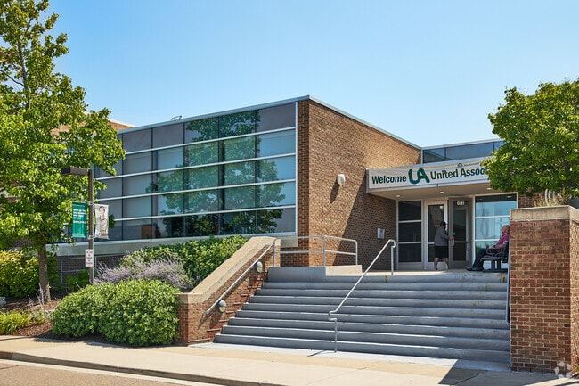 Highly rated Niche school Washtenaw Community College features two-year programs open to all.