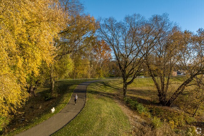 The Great Miami River bike trail runs between Carlisle and Franklin.