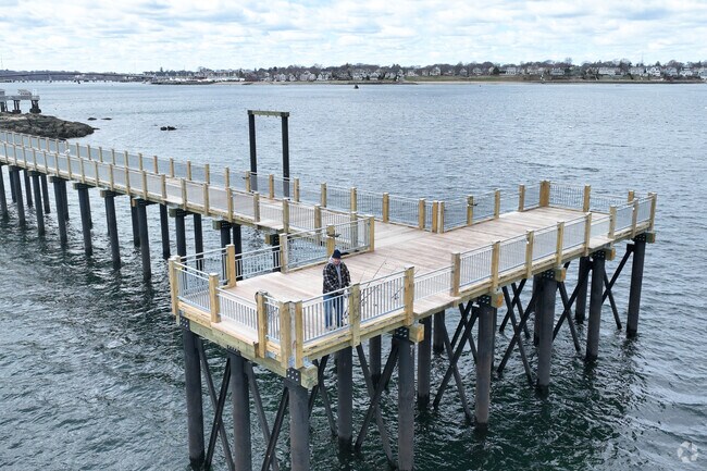 The gentle lapping of waves against the pier, the salty air, and the anticipation of a catch make fishing a beloved pastime in Salem Willows.