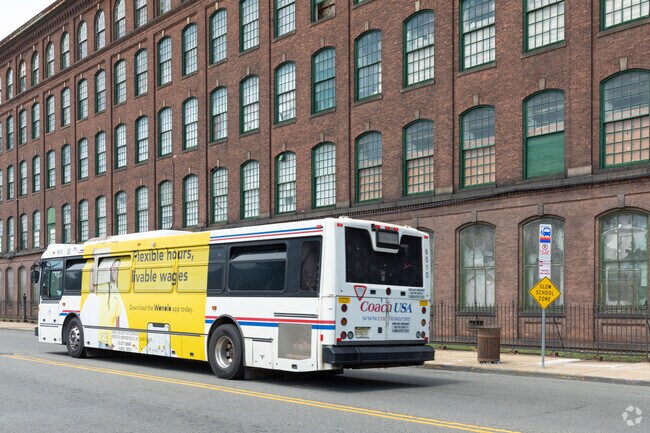 From Elizabethport, the Coach Seaport Bus Stop steers travelers to their desired horizons.