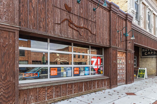 Tripelroot is a hip taproom in Zeeland serving craft beer and freshly made wraps.