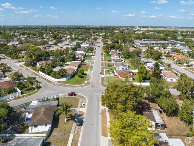 Aerial view of home styles in the Welwyn Park neighborhood.