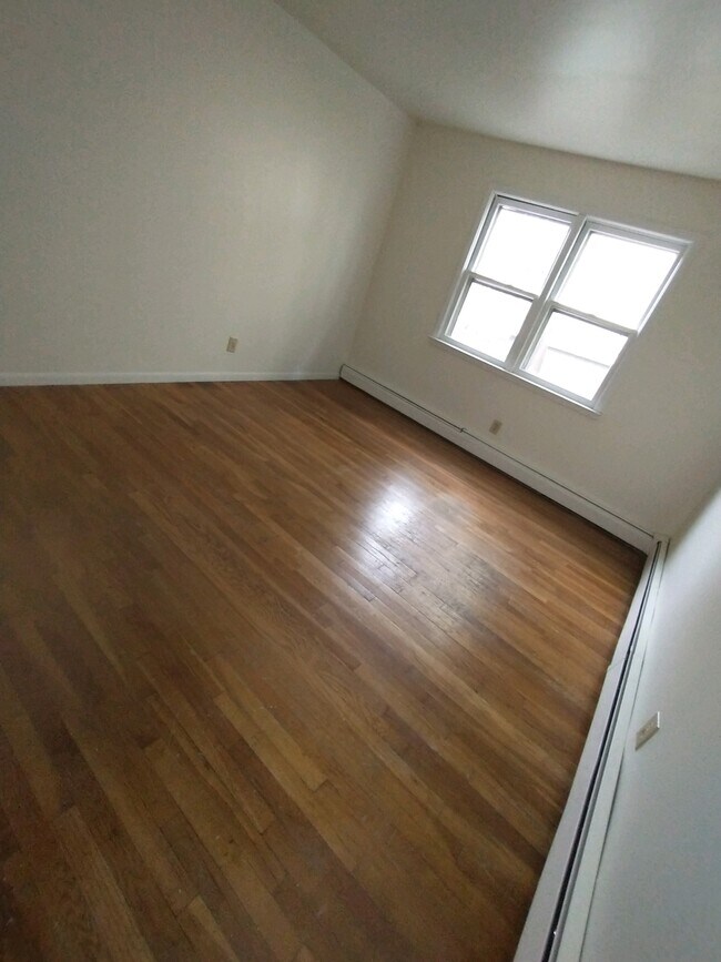 37 Grant St unit 3, Fairview, NJ 07022 - photo 4