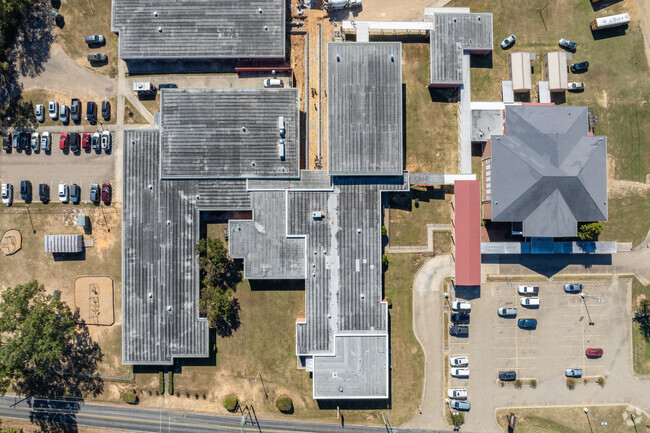 The student to teacher ratio is 23-to-1  at Calhoun Elementary.
