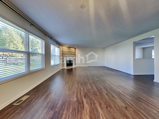 5891 Eagle Creek Ct, Maineville, OH 45039 - photo 7