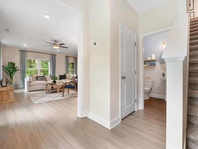 1715 Stampede Cir unit 36603679, Huntsville, AL 35803 - photo 3