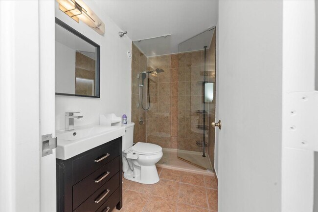 The Elm at Clark unit 2706, Chicago, IL 60610 - photo 5