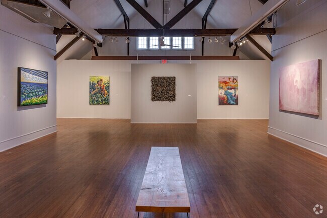 Silvermine Arts Center has a beautiful gallery with world class art in the heart of Silvermine.