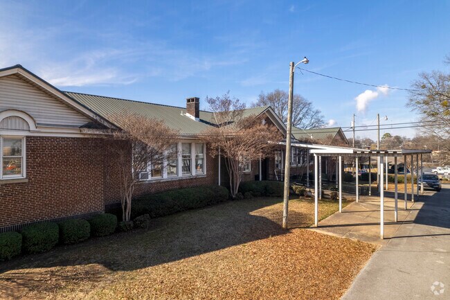 Now closed, Horizon High School in Decatur Alabama was a 9th through 12th grade public school.