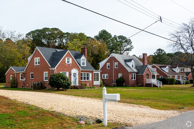 Many home styles can be found within the Seaford community.