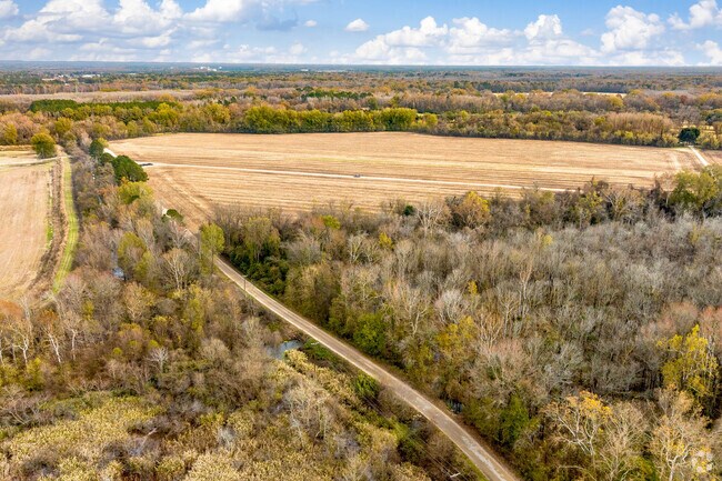 Southern Southeast Columbia features farms and open fields.