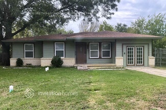 303 N Cherry St, Aubrey, TX 76227