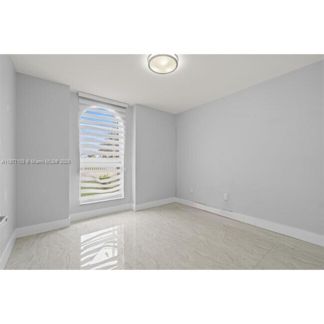 11380 SW 180th St, Miami, FL 33157 - photo 5