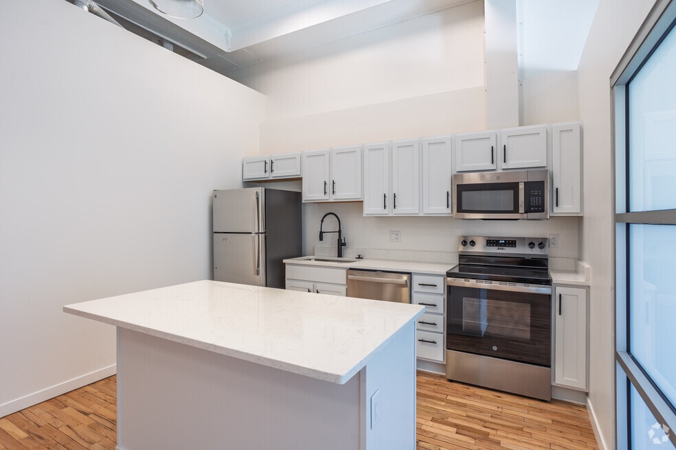 2BR, 1BA - 1,570SF - Kitchen