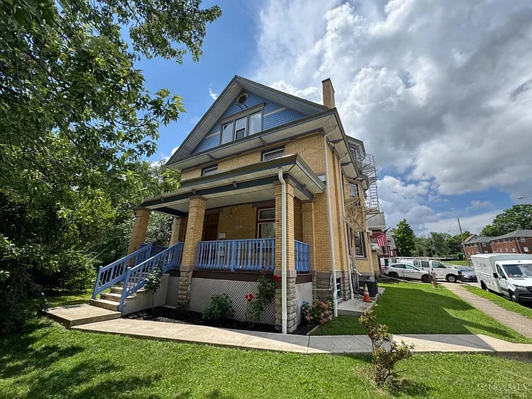 2325 Reading Rd unit Apartment 4, Cincinnati, OH 45202 - photo 1