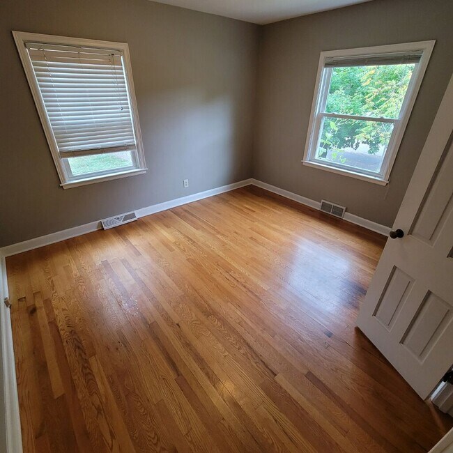 215 N 12th St, Wausau, WI 54403 - photo 5