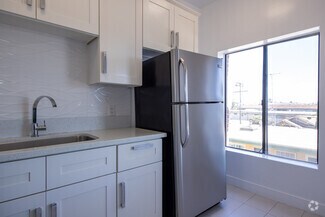 932 Irolo St, Los Angeles, CA 90006