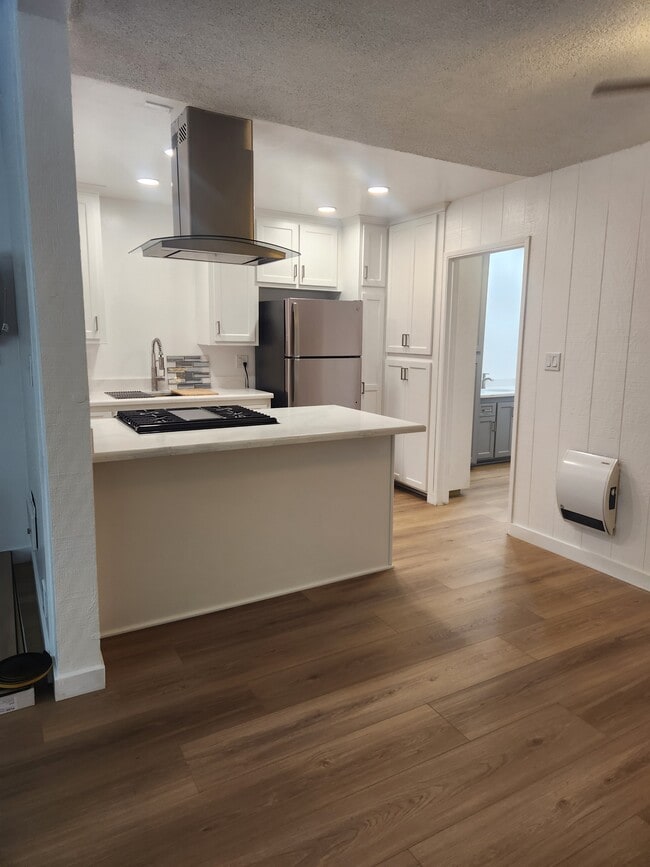 13722 Red Hill Ave unit 50, Tustin, CA 92780 - photo 5