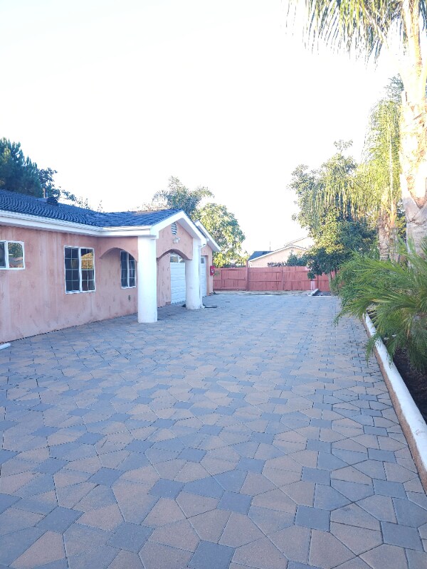 2811 N Wilmington Ave, Compton, CA 90222 - photo 2