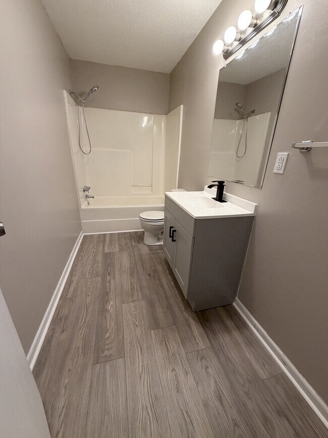 125 Mcclure St unit C, Chester, SC 29706 - photo 5