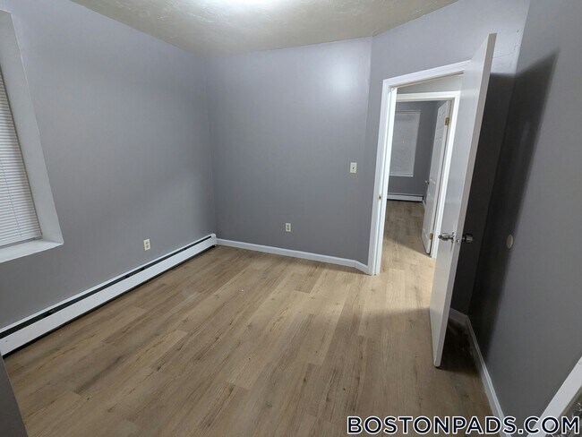 114 Mt Pleasant Ave unit 3, Boston, MA 02119 - photo 4