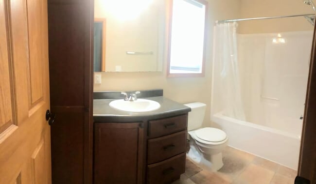 3623 Starview Dr, Cedar Falls, IA 50613 - photo 5