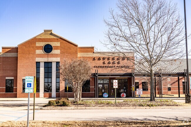 La Vergne Lake Elementary School enrolls almost 900 students every year.