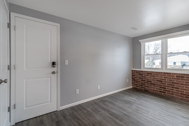 404 James Ave unit 101, Mankato, MN 56001 - photo 6