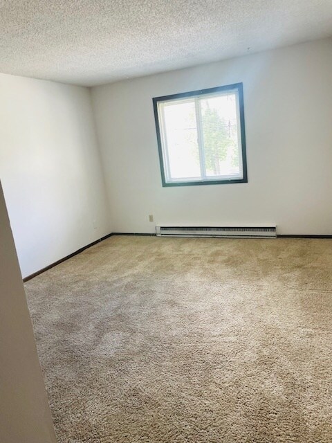 1 Bdrm with Den & Fireplace